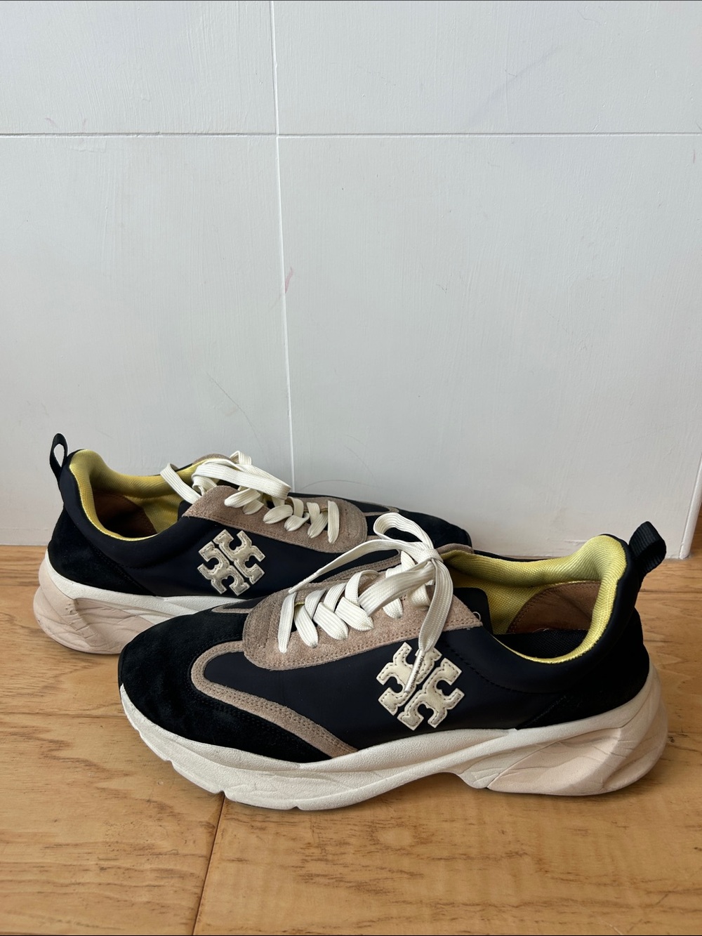 Tory Burch 11 Good Luck Sneaker Black Yellow 13095 - Picture 5 of 6